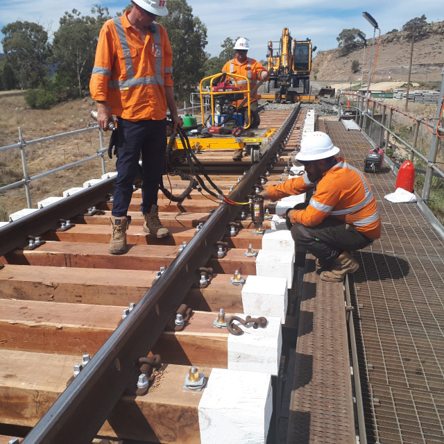 Hire tool for transom bolt installation