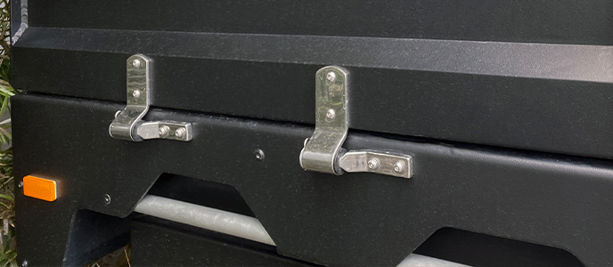 Selecting the Right Hinge: A Comprehensive Guide